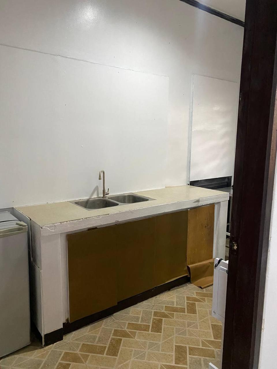 Jow'S Place Tarlac City Exterior photo